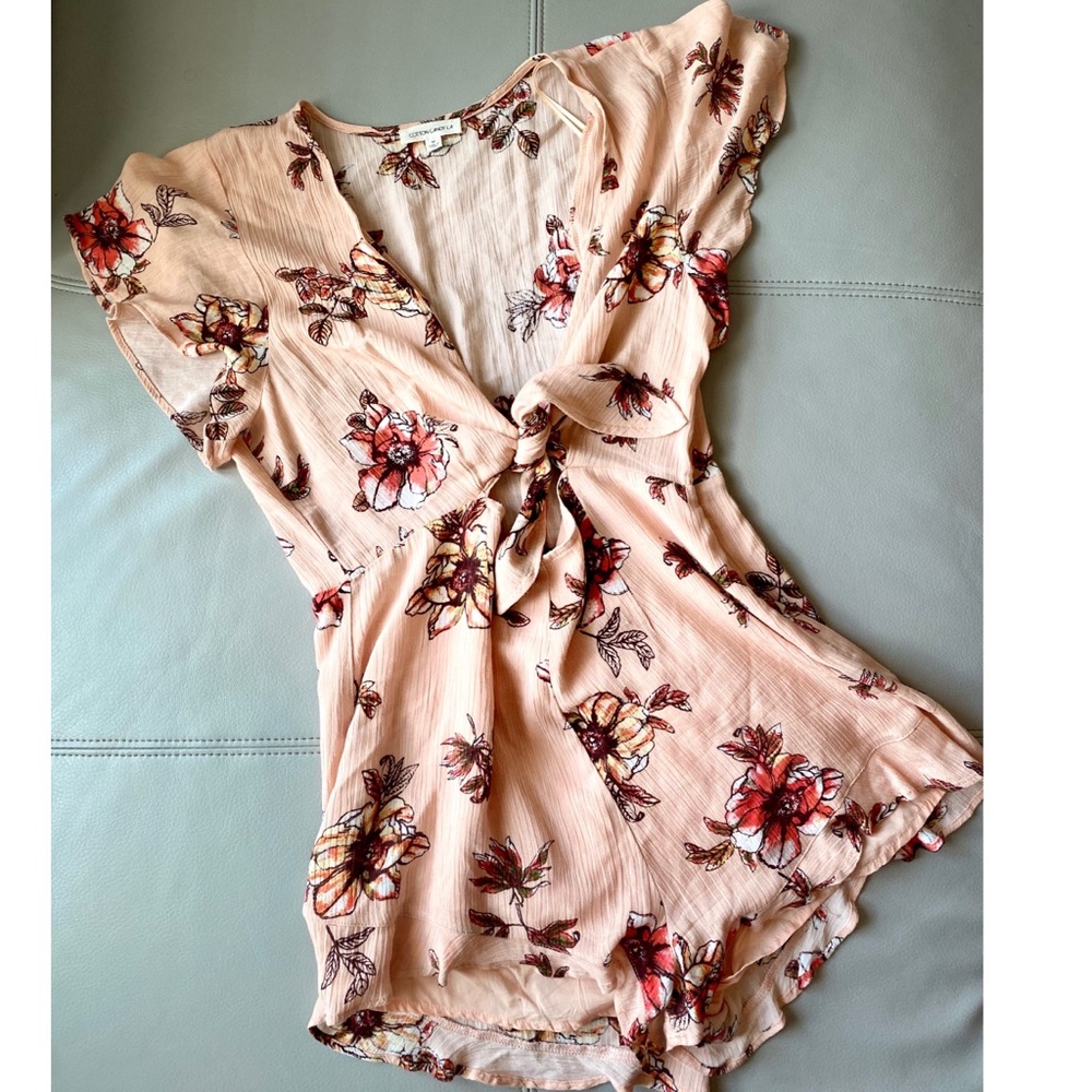 Cotton Candy LA 🍭Tie in Front Floral Romper | Med
